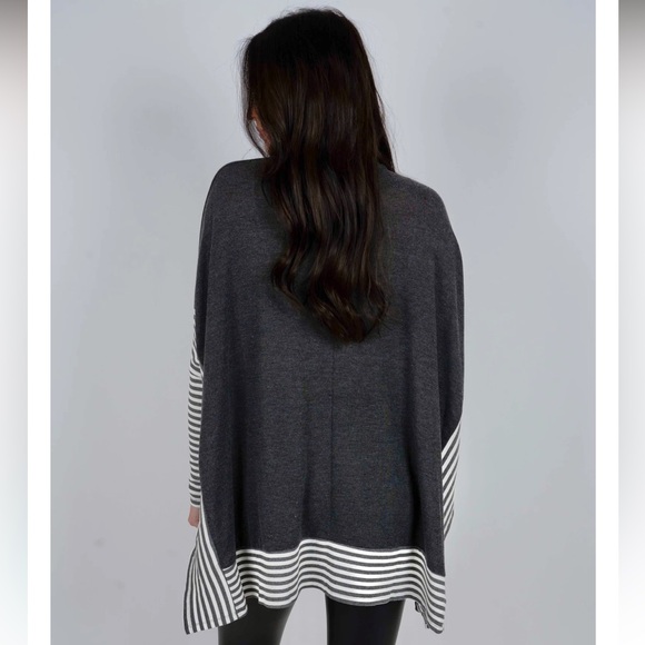 Blushing Brunette See What Happens Top (Charcoal) Small w/ necklace - Picture 4 of 6